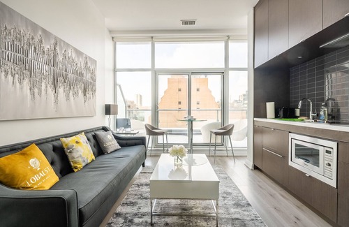 Bloor-Yorkville Apartment | GLOBALSTAY. Charming Yorkville Condos