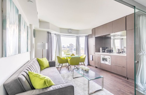 Bloor-Yorkville Apartment | GLOBALSTAY. Charming Yorkville Condos