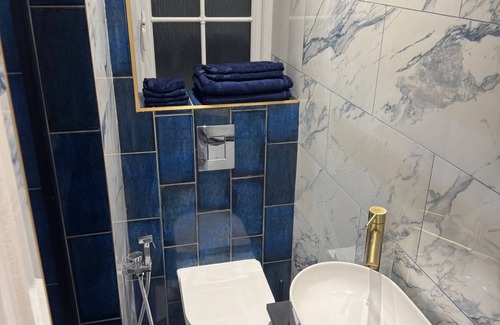 Gloucester Apartment | Gloucester - Apartment - Sleeps 2 - Parking - 97ws