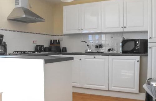 Bridgend House | Glynogwr Lodge
