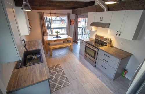 North Cowichan House | Gnarly Roots Bungalow!n