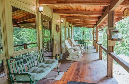 Nashville Cabin | Go fishing! Pet friendly! 4 miles to Nashville!