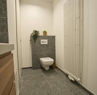 Worms Apartment | Goethe-Suites: Premium 4 Person Worms city centre Appartment