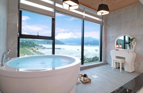 Goheung House | Goheung Naro in Byeolbit Pension