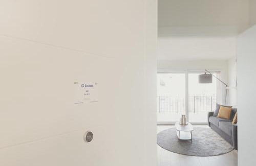 Lorenteggio Apartment | GoHost - Modern and Bright Apartments with Terrace and Balcony