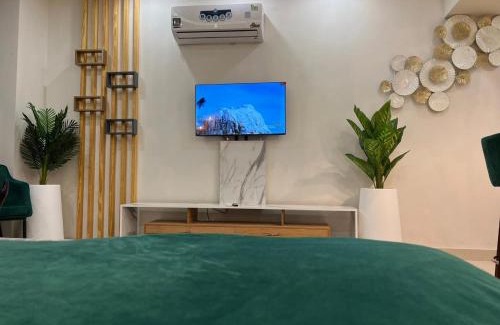 Lahore Hotel | Gold Crest Signature Premium Apartments DHA Lahore