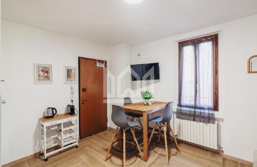 Ferrara Historic Centre Apartment | Gold Palace *