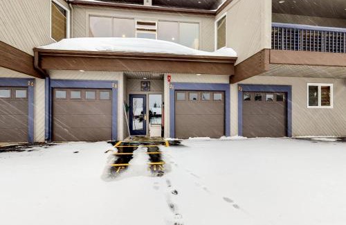 Woodmoor Apartment | Gold Point Vista
