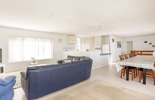 Golden Bay House | Golden Bay Beach Shack