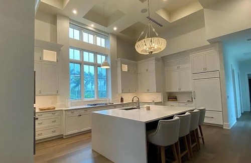 Rural Estates House | Golden Gate Estates 2-bedroom Beach house in Naples with WiFi, AC, Pool, Hot Tub