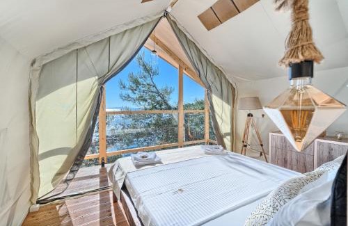 Jezera Resort | Golden Haven Luxe Glamp Resort