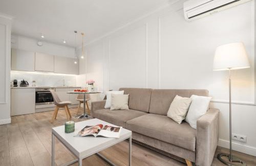 Mirow Apartment | Golden Heart Residence - Mennica Residence - Warsaw Center