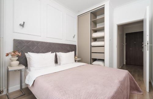 Mirow Apartment | Golden Heart Residence - Mennica Residence - Warsaw Center