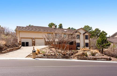 Northwest Colorado Springs House | Golden Hills Retreat A