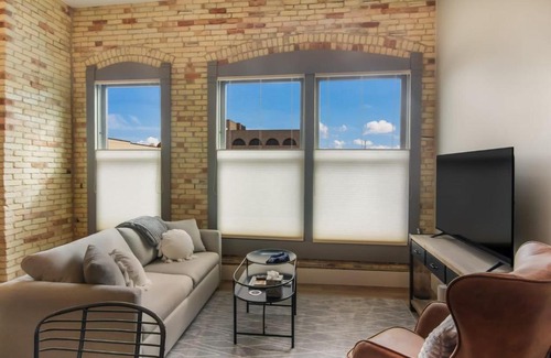 Traverse City House | Golden Lofts Unit 2 Downtown Traverse City 1bd 1ba