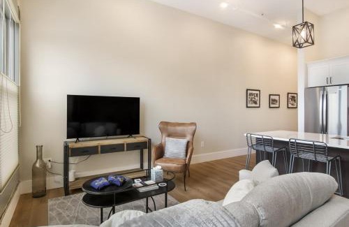 Traverse City House | Golden Lofts Unit 2 Downtown Traverse City 1bd 1ba