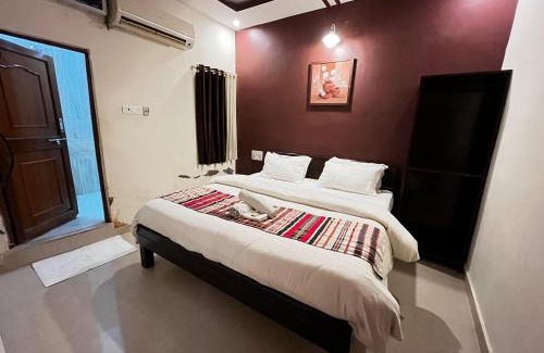 Amar Sagar Pol Hotel | Golden Marigold Hotel