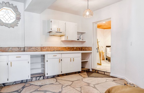 Carefree Villa | Golden Oasis by AvantStay | Sleeps 18, Luxe Desert Design