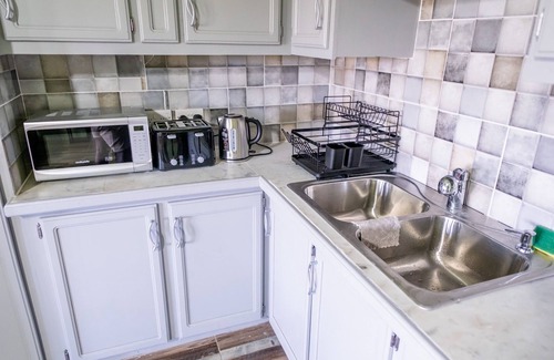 Colonarie Apartment | Golden Palms Apartment - Modern, spacious, self-contained single Apartment