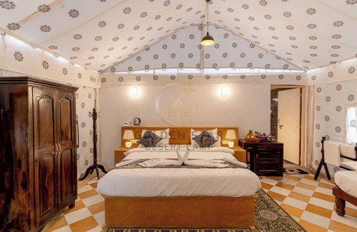 Sam Resort | Golden Star Desert Camp