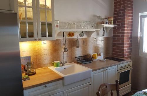 Ugljan Apartment | Golden sunset apps