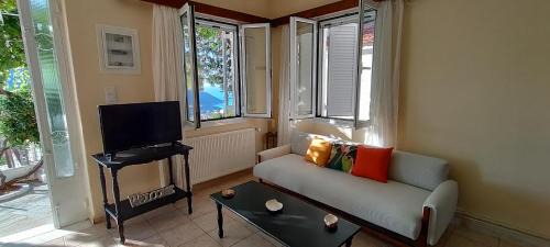 Argostoli House | Golden Sunset