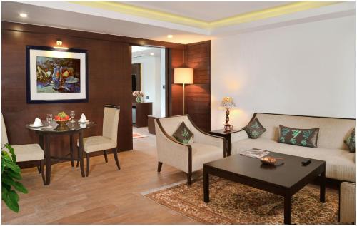 Sonwar Bagh Hotel | Golden Tulip Srinagar