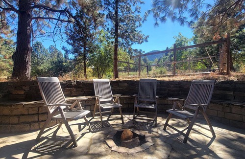 Talent House | Golden Valley Unit A ~ Close to OSF ~ Hot Tub