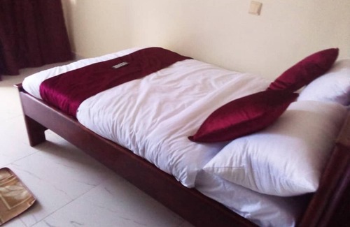 Ibanda Hotel | Golden View Hotel Ibanda
