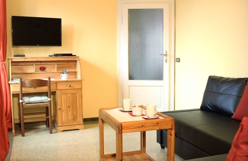 Vezio Apartment | Goldenlake Apartment