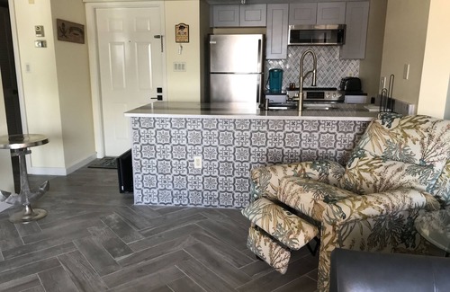 Burnt Store Marina Condo | GOLF BOATING BIKING