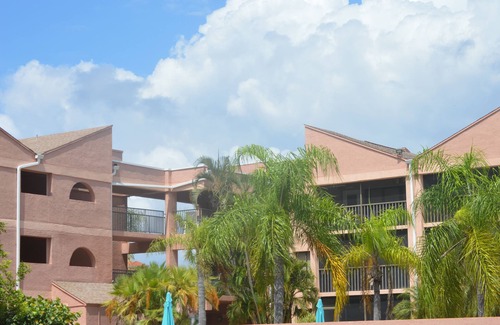 Burnt Store Marina Condo | GOLF BOATING BIKING