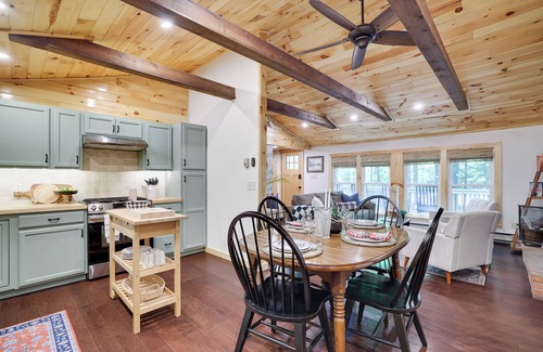 Pocono Lake Cabin | Golf Cart for rent, Kayaks & Game Room. Dog-Friendly Cabin w/Fireplace