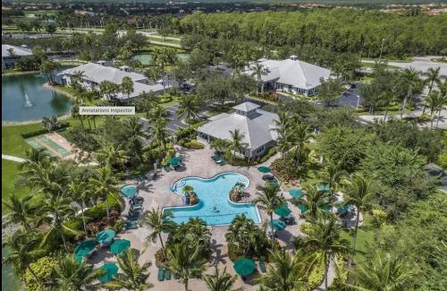 Naples Villa | Golf Condo- Resort Pool- LakeView- 10mi to beaches