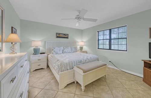Miramar Beach Cottage | Golf Course 92g 2 Bedroom Condo by Redawning