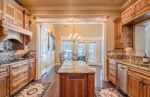 Hot Springs Village House | Golf Course, Enormous Porch, 2 Living Areas, Easy Access, 6 Beds, large nBR's