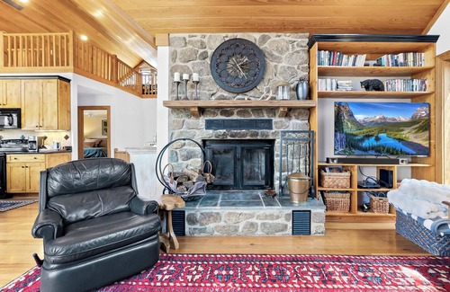 Nellysford Cabin | Golf Course-View Cabin: Deck in Wintergreen Resort