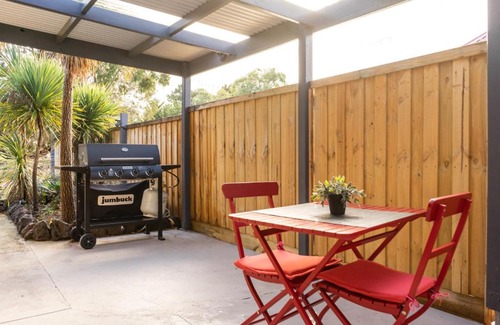 Rosebud House | Golfside Getaway by Ready Set Stay