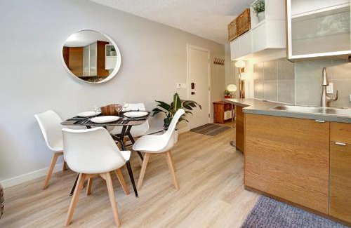 Whistler Creekside Apartment | Gondola Haus - Free parking