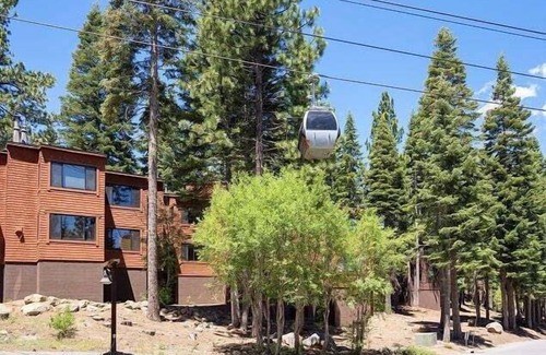Truckee Condo | Gondola Lookout in Northstar