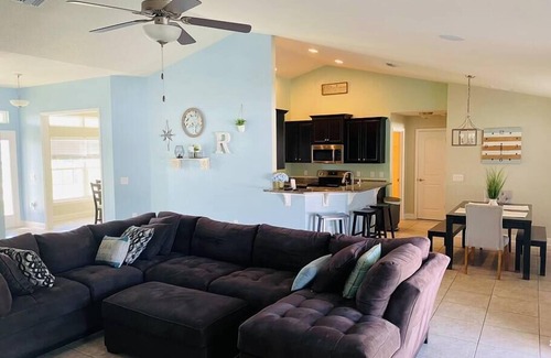 North Port House | Gone Coastal! Large heated pool home 30 min from beaches