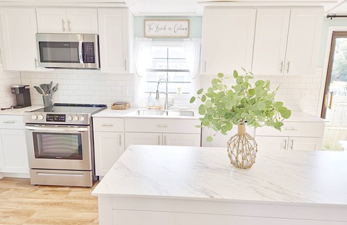 Sunset Beach House | "Gone Coastal" - Renovated home close to beach, golf, fishing, and Calabash.
