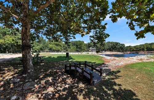 Kingston Apartment | Gone Fishin' - 1 Bedroom Hotel Room by The Lodges at Fossil Creek