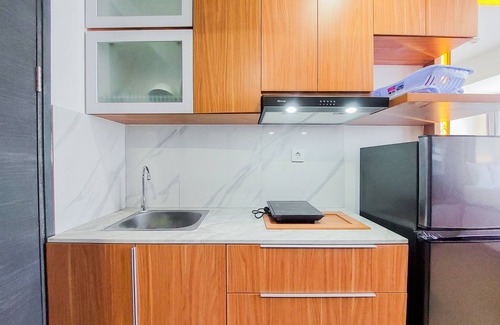 Pinang Apartment | Good And Homey Studio At Collins Boulevard Apartment