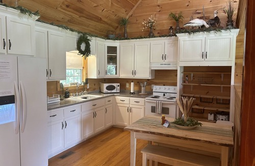 Lawrenceburg Cottage | Good Hope Cottage- Amish Country/fire pit