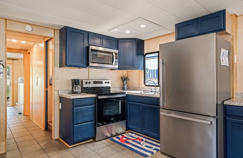 Byrdstown Boat Rental | Good Times - 4 bedroom/Jack&Jill Bathrooms Houseboat with everything you need