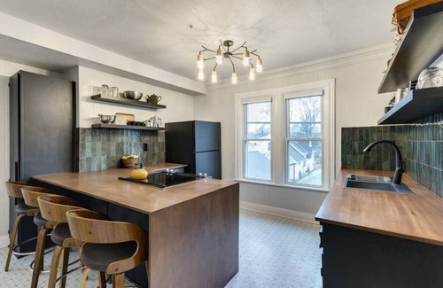 Northeast Minneapolis Apartment | Good vibes only live here! New, sassy, and oh-so-much fun just happened in Northeast, Minneapolis
