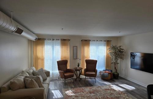 Mile Square Apartment | Good Vibes