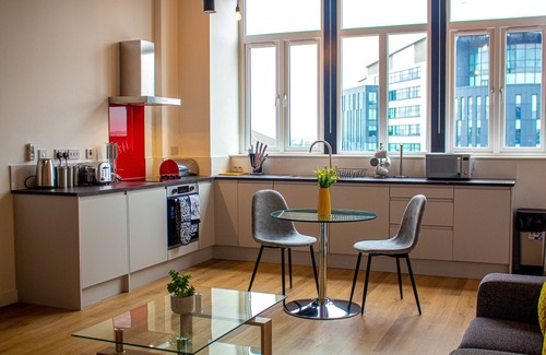 West Bromwich Apartment | Gorgeous 1 Bed Duplex Apartment- West Bromwich