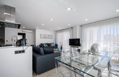 Torrequebrada Apartment | Gorgeous 170 sq.m. penthouse with sea view terraces